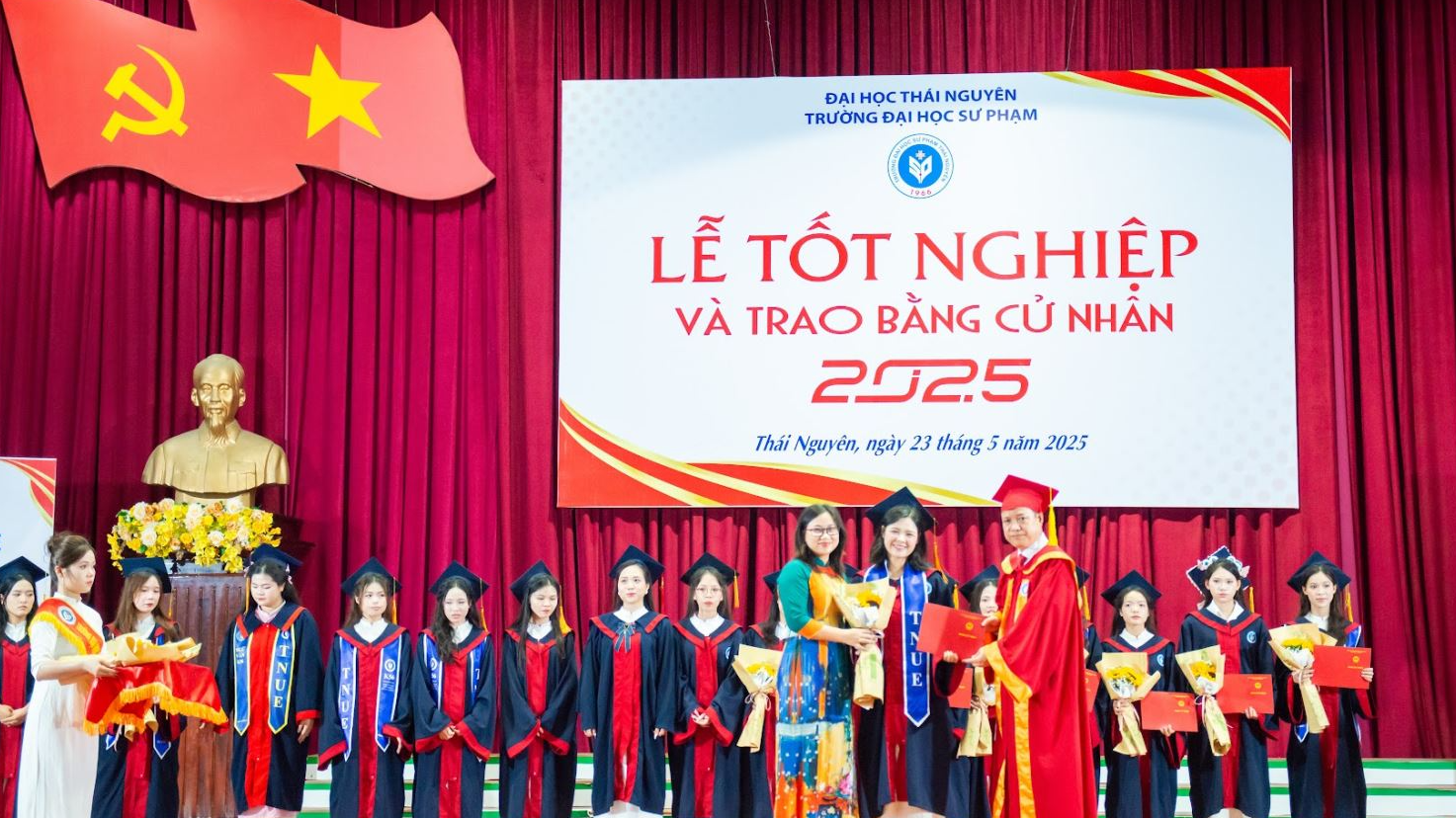 Trường Đại học Sư phạm – Đại học Thái Nguyên long trọng tổ chức Lễ tốt nghiệp và trao bằng cử nhân cho sinh viên tốt nghiệp đại học đợt 2, năm 2025